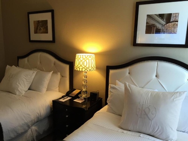 Kensington Park Hotel image 11